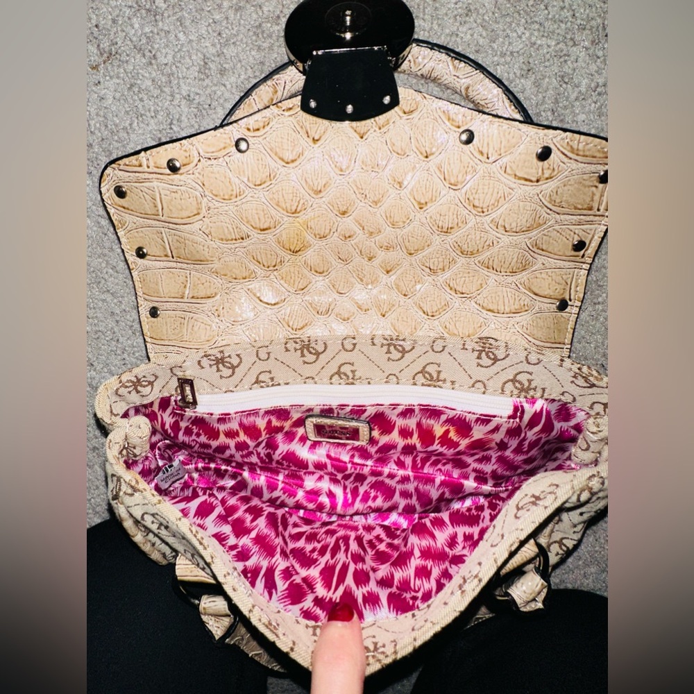 Small Beige Guess Handbag - Picture 4 of 6